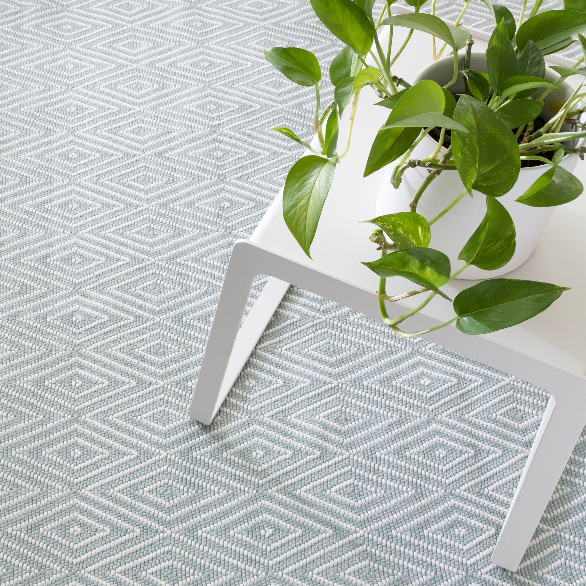 Diamond Handwoven Indoor/Outdoor Rug | Light Blue/Ivory 1