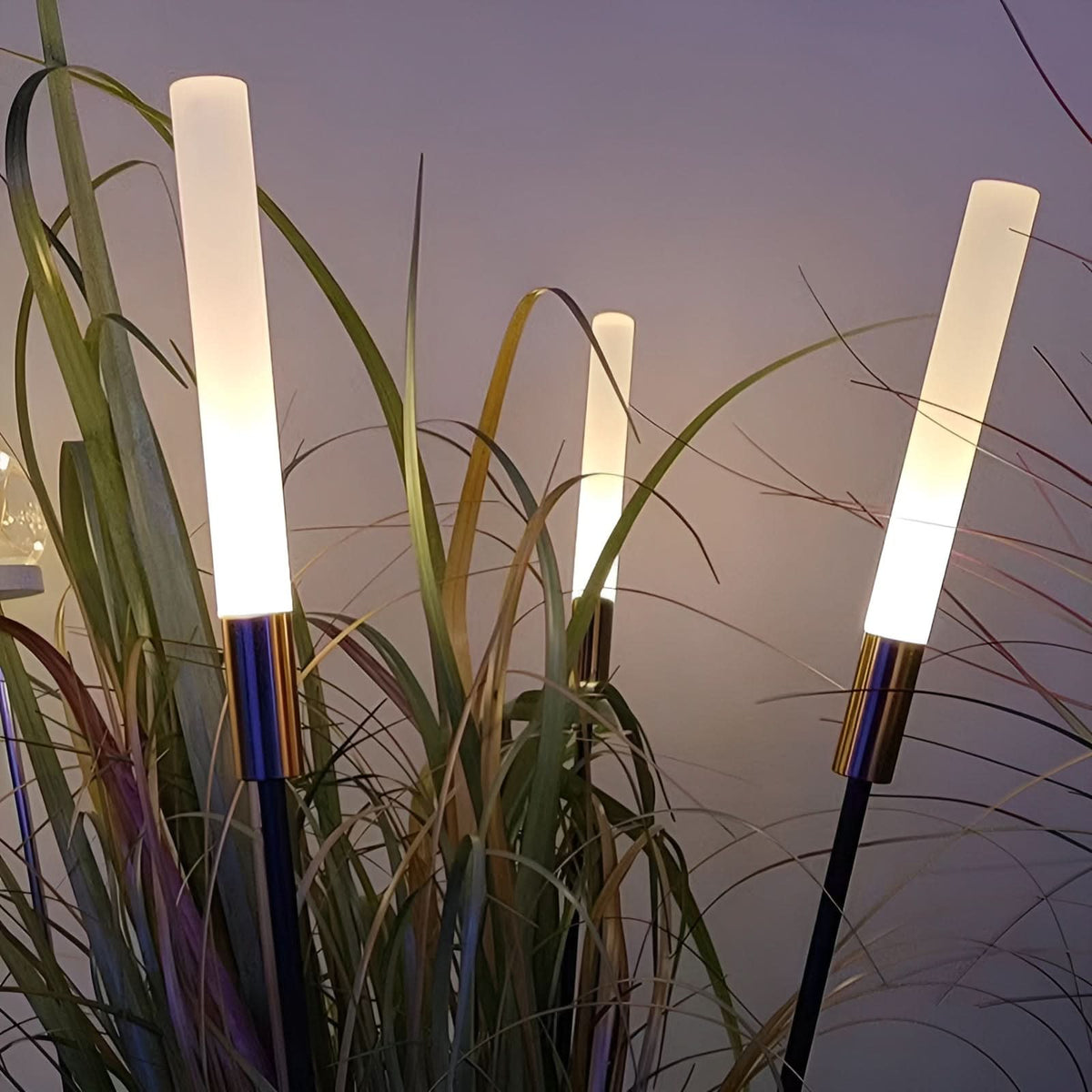 Garduru | Solar Outdoor Lights with Weather-Resistant Design | Modern LED Landscape Lighting for Eco-Friendly Illumination 5